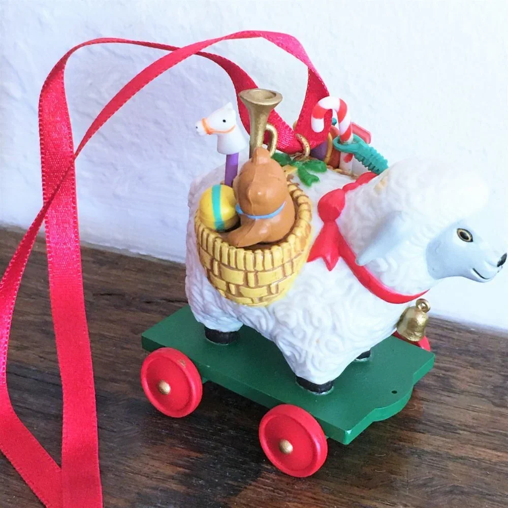 Christmas PULL TOY Ornament - on Rolling Wheels